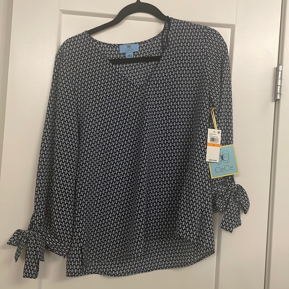 NWT CeCe blouse size S brand new!!!